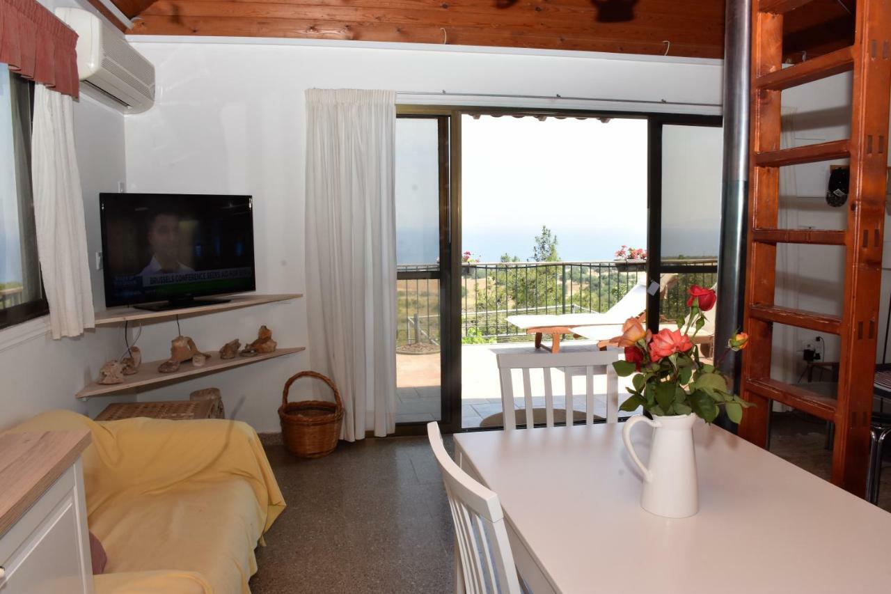 Philip'S Holiday House Neo Chorio Exterior foto